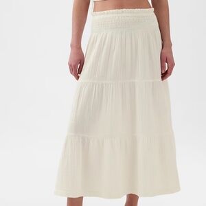 GAP Crinkle Gauze Tiered Maxi Skirt in New Off-White (Petite XS)